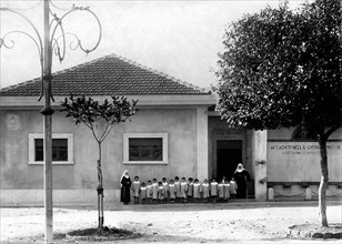 italie, calabre, bruzzano zeffirio, jardin d'enfants, 1930