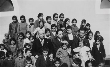 europe, italie, calabre, cropalati, école primaire enfants pendant la photo de classe, 1920 1930