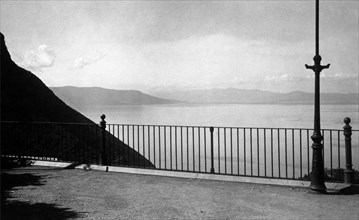 europa, italia, calabria, palmi, veduta dello stretto di messina dalla villa comunale, 1920 1930