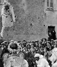 europe, italie, calabre, tiriolo, représentation religieuse sur la piazza, 1920 1930