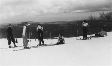 europa, italia, calabria, santo stefano in aspromonte, sciatori sulle piste di gambarie, 1939