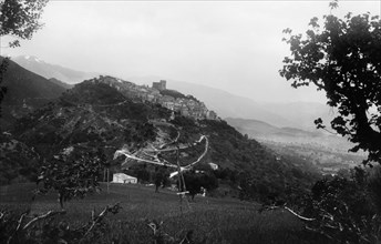 europe, italie, calabre, malvito, panorama du village, 1920 1930