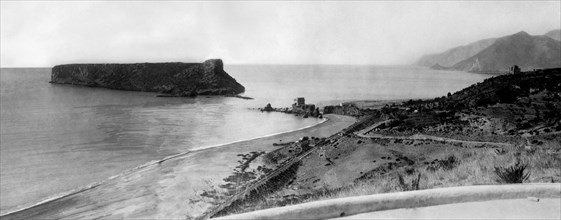europe, italie, calabre, praia a mare, vue de l'île de dino, 1920 1930