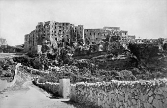 europe, italie, calabre, tropea, vue partielle de la ville, 1930