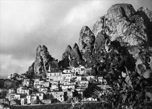 europe, italie, calabre, melito porto salvo, vue du village de pentedattilo, années 1920 1930