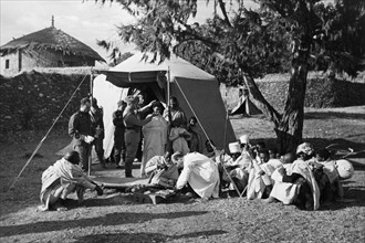 afrique, éthiopie, adua, la croix rouge italienne assiste les indigènes malades, années 1920 1930