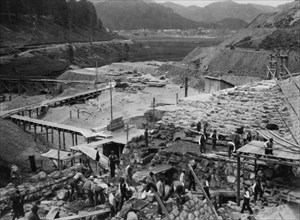 europa, italia, calabria, costruzione della diga di trepidò presso i laghi della sila, 1920