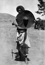 africa, eritrea, beni omer, giovane di una tribu nomade mussulmana, 1940