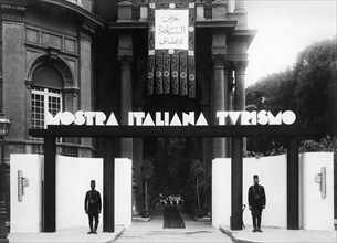 afrique, égypte, le caire, entrée de l'exposition touristique italienne, 1920 1930