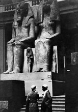 africa, egitto, il cairo, una sala del museo egizio 1930