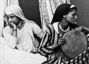 africa, egitto, il cairo, giovani danzatrici arabe, 1878