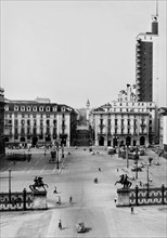 europe, italie, piémont, turin, piazza castello vue du palais royal, 1957