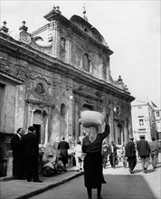 europa, italie, calabre, mormanno, personnes dans les rues, 1962