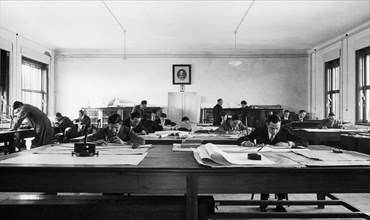 europa, italia, liguria, genova, sala disegno dell'istituto idrografico della marina, 1930 1940