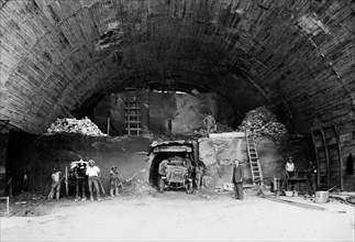 europe, italie, ligurie, genes, travaux de construction d'un tunnel, 1940