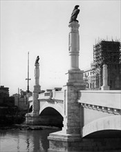 europe, italie, abruzzes, pescara, le pont sur la rivière pescara, 1920 1930