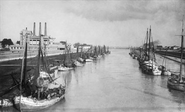 europe, italie, abruzzes, pescara, port du canal, 1920 1930