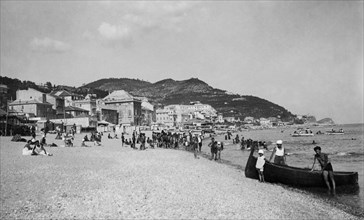beach of finale ligure, liguria, italy 1910-20