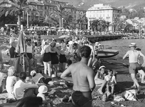 beach, rapallo, lguria, italy, 1955