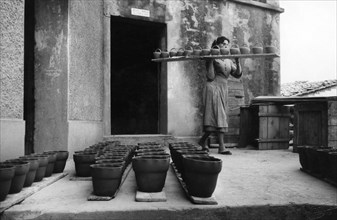 usine de ceramique, ceramique a san giovanni alla vena, vicopisano, toscane, italie 1958