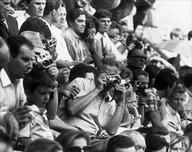 spectateurs, palio di siena, toscane, italie, 1966