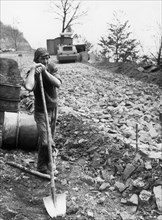 worker, pratomagno, tuscany, italy, 1965