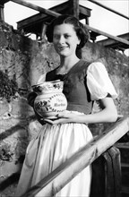 friuli venezia giulia, jeune femme, 1954