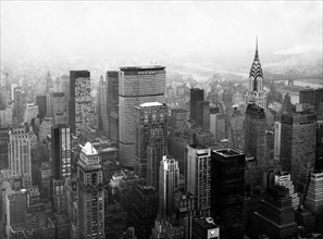 new york, vue de l'empire state building du gratte-ciel pan american, 1966