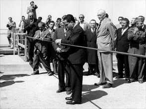 medio oriente, samarrah, il re faisal durante l'inaugurazione del wadi tharthar scheme, 1956