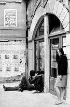 europe, france, paris, garçons dans la rue de colombe, 1970