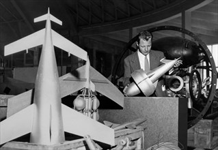 europa, italia, piemonte, torino, settore astronautico al quinto salone della tecnica, 1955