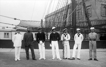 europe, italie, toscane, livourne, marins en uniforme d'été, 1920 1930