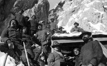 europe, italie, friuli venezia giulia, alpini en reconnaissance sur les alpi carniche, 1915 1918