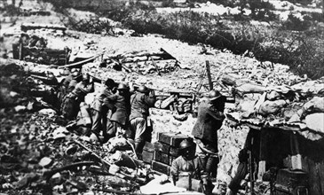soldats dans les tranchées du Mont San Marco, Italie 1915-18