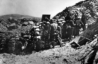 europe, italie, friuli venezia giulia, gorizia, soldats italiens dans les tranchées sur sabotino, 1915 1918