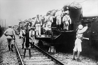 europe, italie, soldats italiens sur le train armé pour la défense côtière, 1915 1918