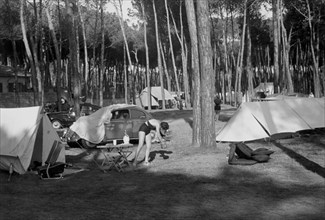 Italie, Toscane, Marina di Massa, Camping, 1952