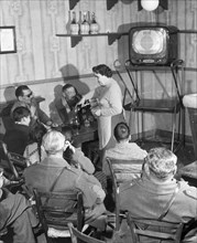 taverne avec télévision, 1959