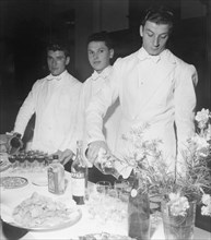 serveurs, 1963