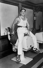 professeur de gymnastique de première classe sur le paquebot rex, 1930