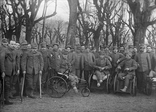 les amputés assistés par la croix rouge, 1915-1918