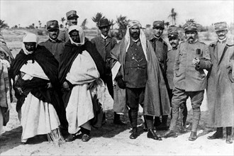 guerre italo-turque, tripolitaine, fils de l'émir abdel kader de damase avec des soldats italiens, 1912