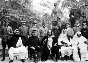 guerre italo-turque, tripolitaine, chefs turcs avec officiers de dirigeables, 1912