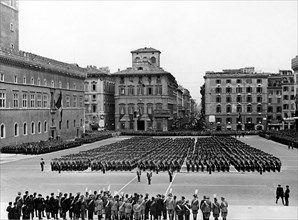 italie, rome, victorienne, forum impérial, cérémonie de l'armée de l'air, 1937