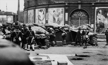 chine, troupes japonaises dans les rues de ciapei, 1937
