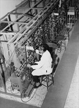 salle de contrôle de l'électrosynchrotron, 1958