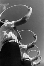 orvieto, démonstration de gymnastique, académie féminine, gioventù italiana del littorio, vers 1939