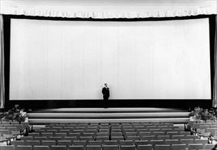 écran panoramique de cinéma au lido de venise, 1953