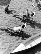 touristes au soleil, 1950