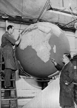 globe, 1957